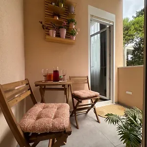 Izzy Apartment